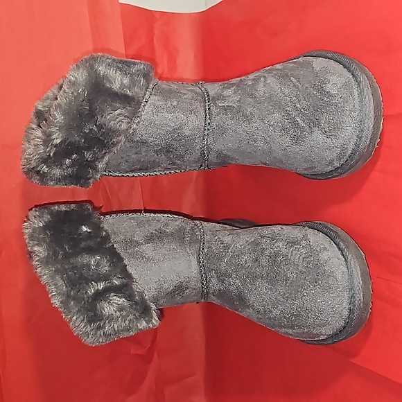 Apres by Lam 0 Soft Faux Fur Vegan/Man Made textile Booties NWOT Size 6 Womens - Picture 2 of 9